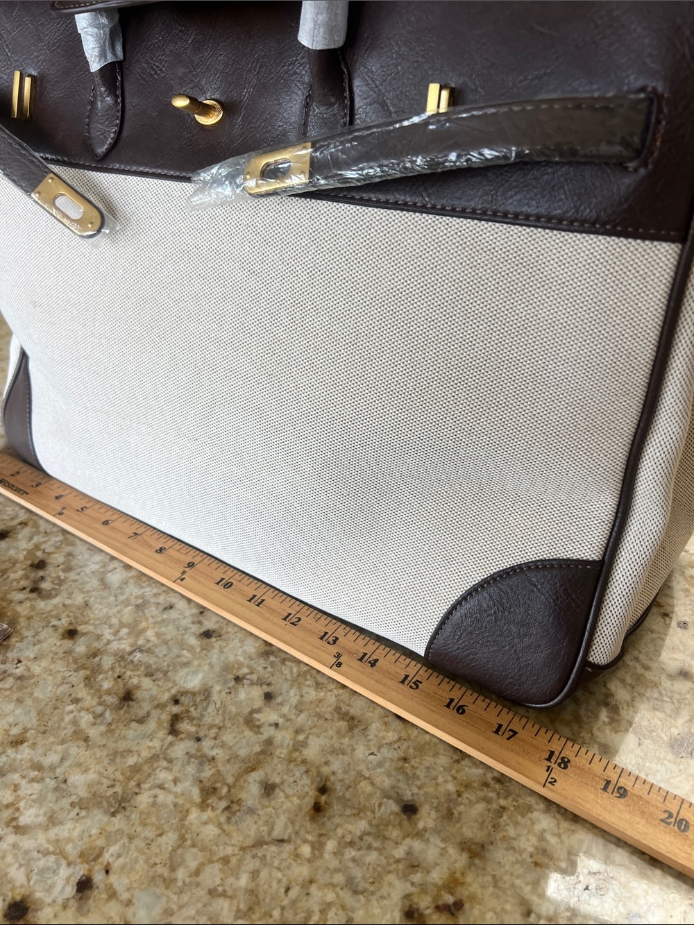 VELANTRA WEEKENDER BAG NWT, includes strap - Picture 8 of 12